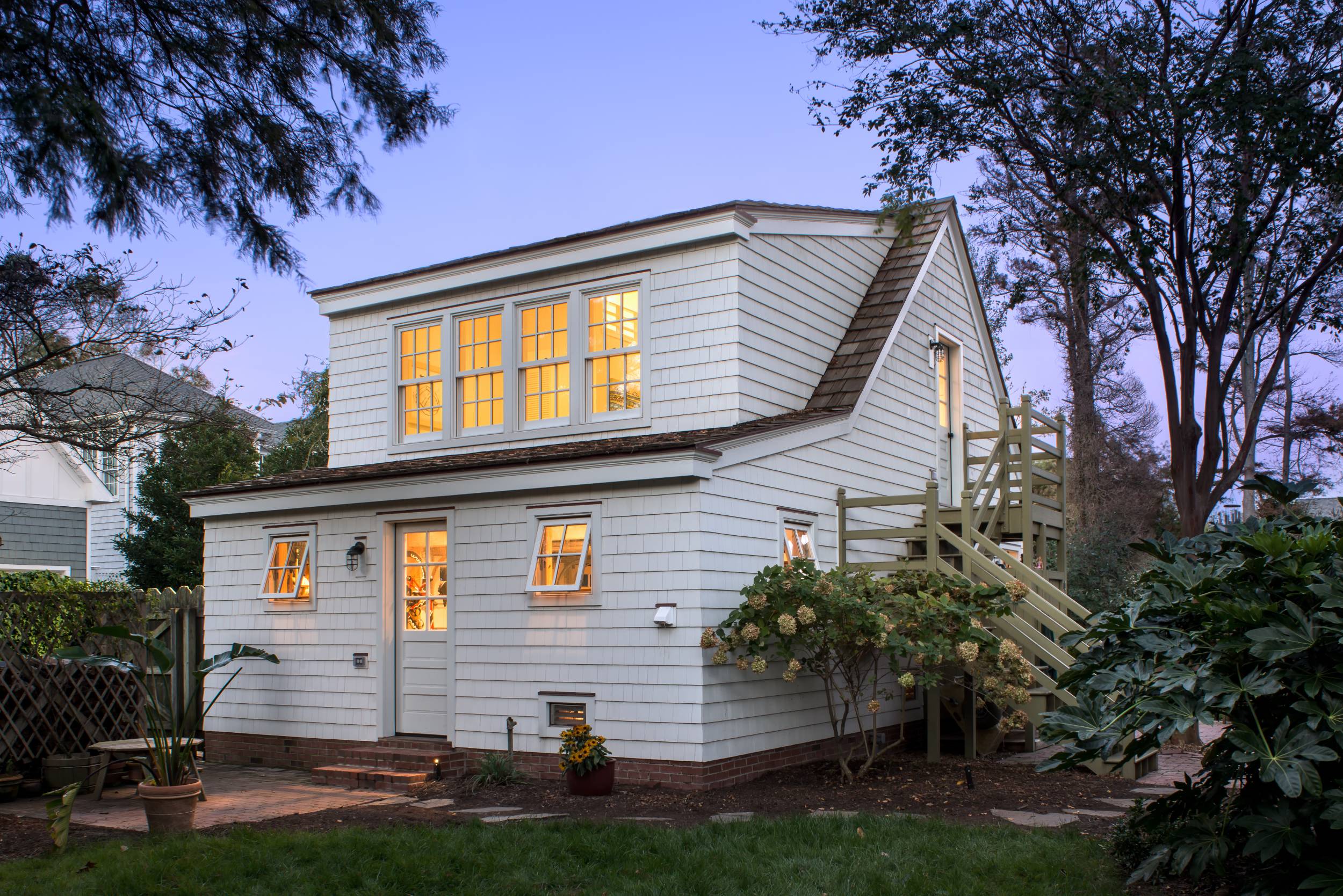 HERO Residentia Whitmore, H   Northend Carrige House Professional Exterior 2(1)