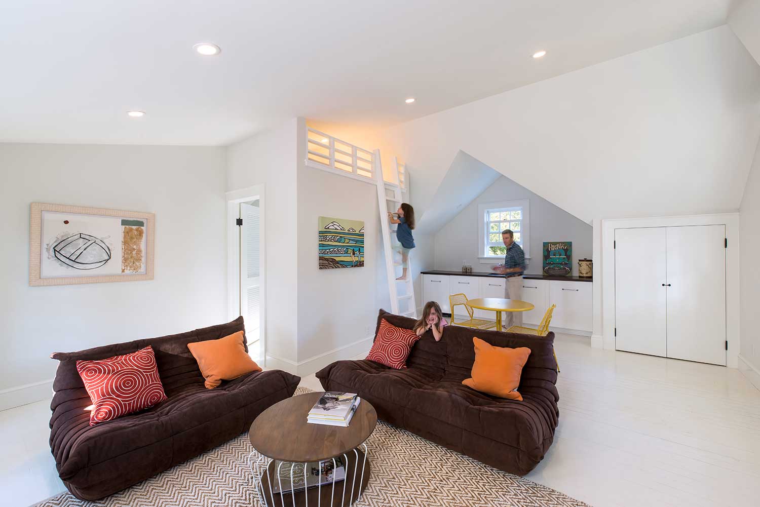 Residentia Whitmore, H Northend Carrige House Professional Interior by WPA